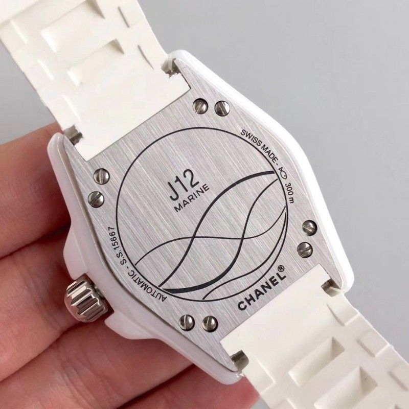Часы CHANEL J12