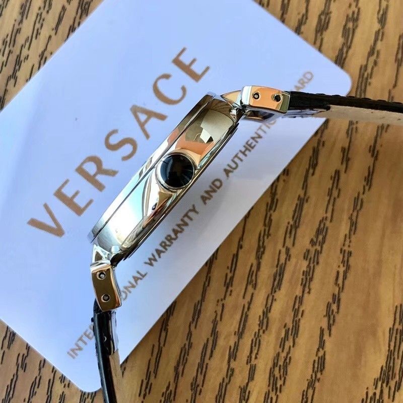 Часы VERSACE