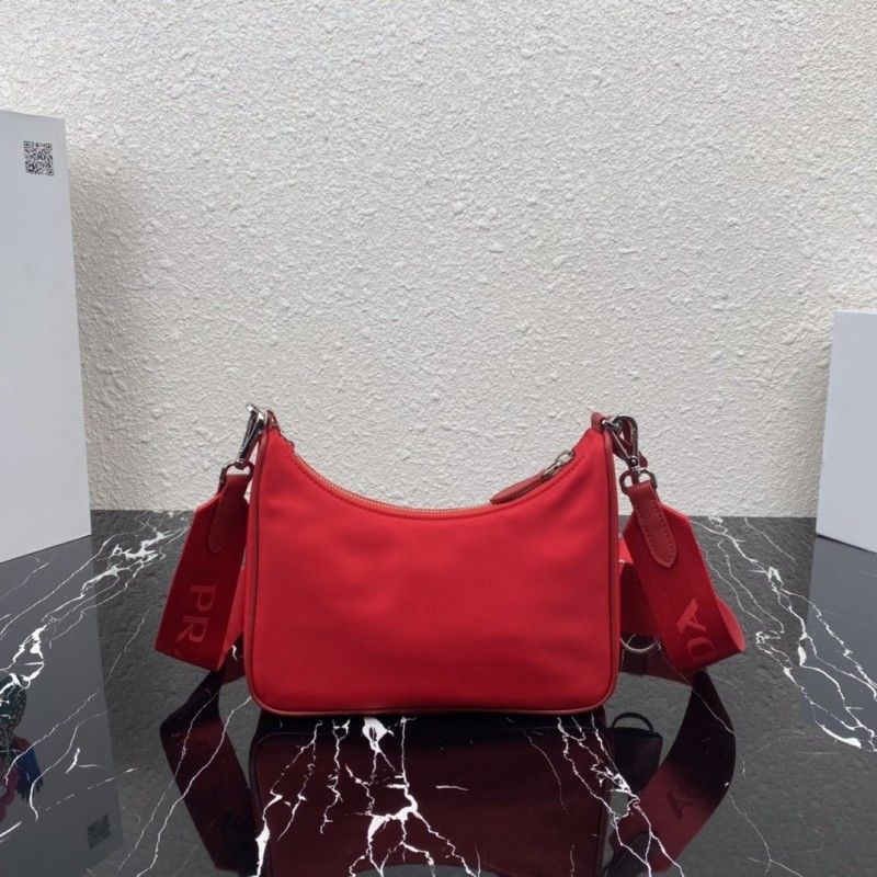 PRADA 22 cm