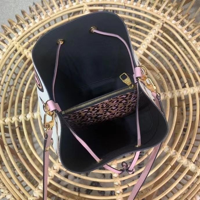 Сумка Louis Vuitton 26х26х17,5 cm