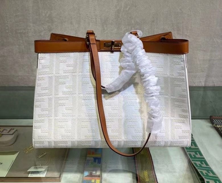 Fendi Peek-a-boo X-Tote 40x29x12cm