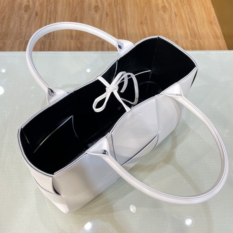 Bottega Veneta Arco Tote 30х20х11,5 cm