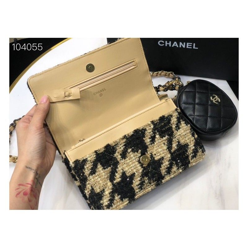 CHANEL 19cm