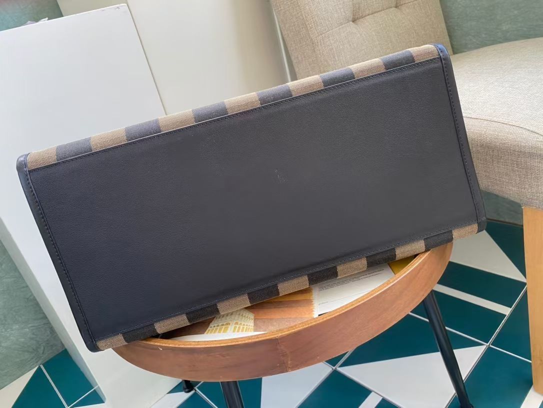 Сумка шоппер FENDI 40,5 x 35 x 21,5 cm