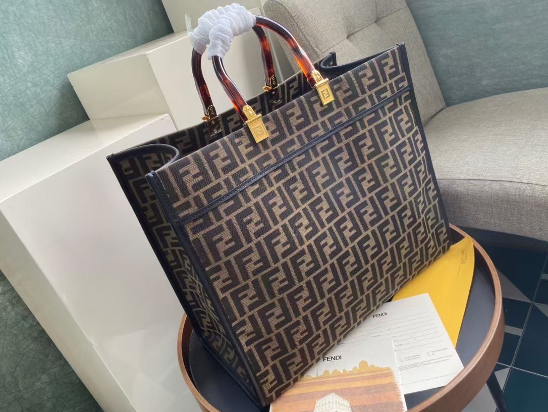Сумка шоппер FENDI 40,5 x 35 x 21,5 cm