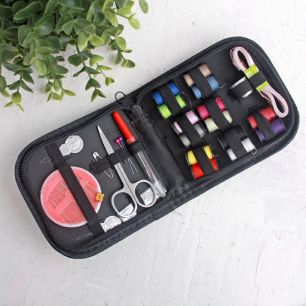 Швейный набор рукодельницы в сумочке на молнии (малый)