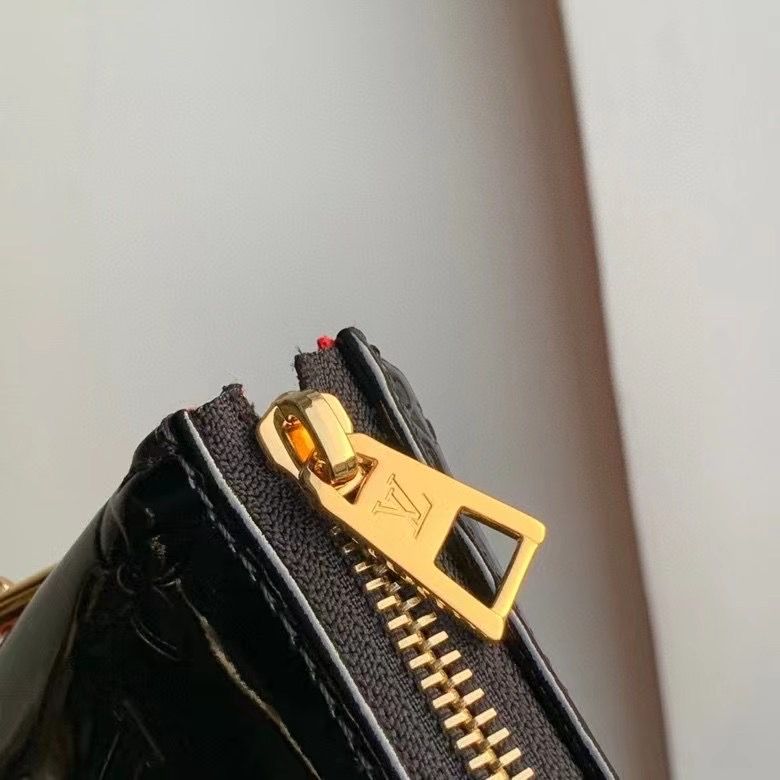 Louis Vuitton 26x20x12 cm