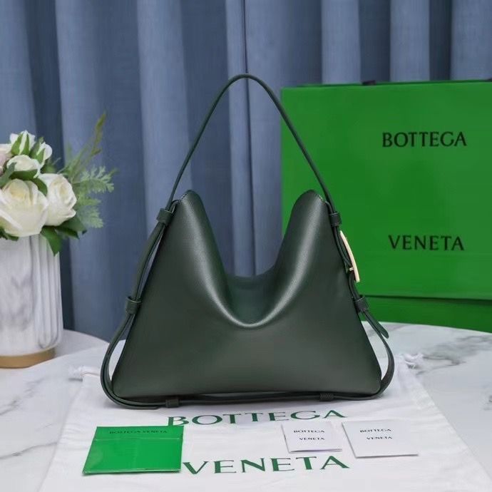 Bottega Veneta Cradle 30x23x16 cm