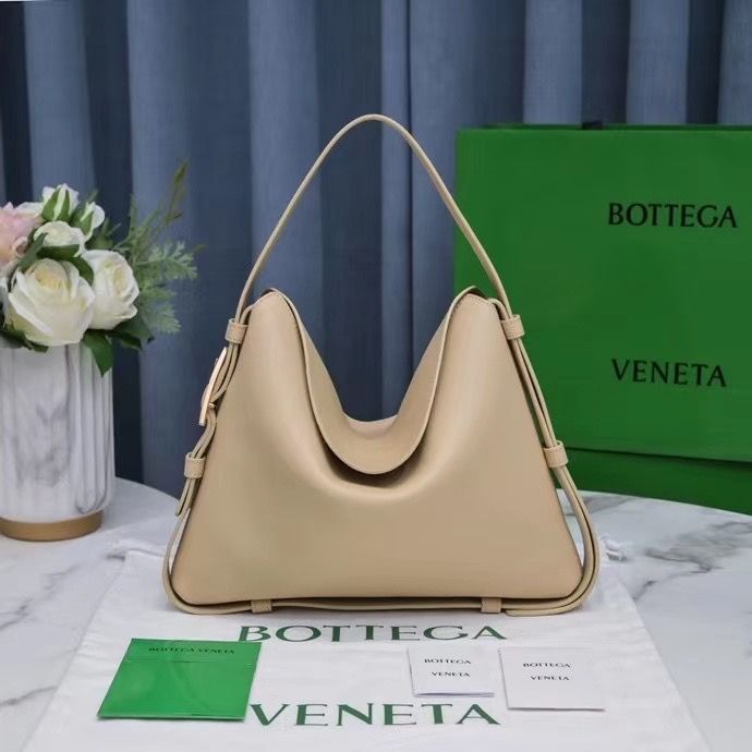 Bottega Veneta Cradle 30x23x16 cm