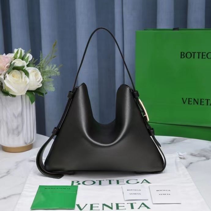 Bottega Veneta Cradle 30x23x16 cm