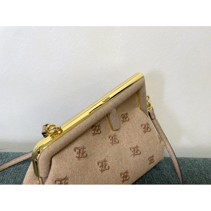 Клатч FENDI из текстиля 26X9.5X18CM