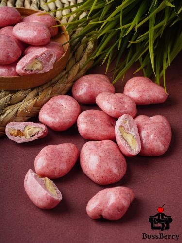 Грецкий орех в брусничной йогуртовой глазури