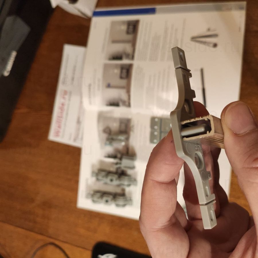 Нижний профиль для двери OPROF1