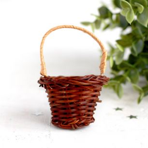 Аксессуар для куклы, корзинка плетеная  - Коричневая 4 см