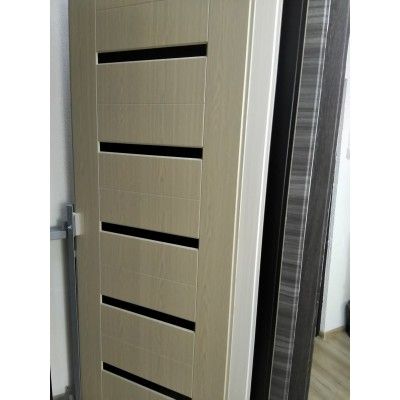 Входная дверь Лабиринт URBAN 01 Беленый дуб стекло черное