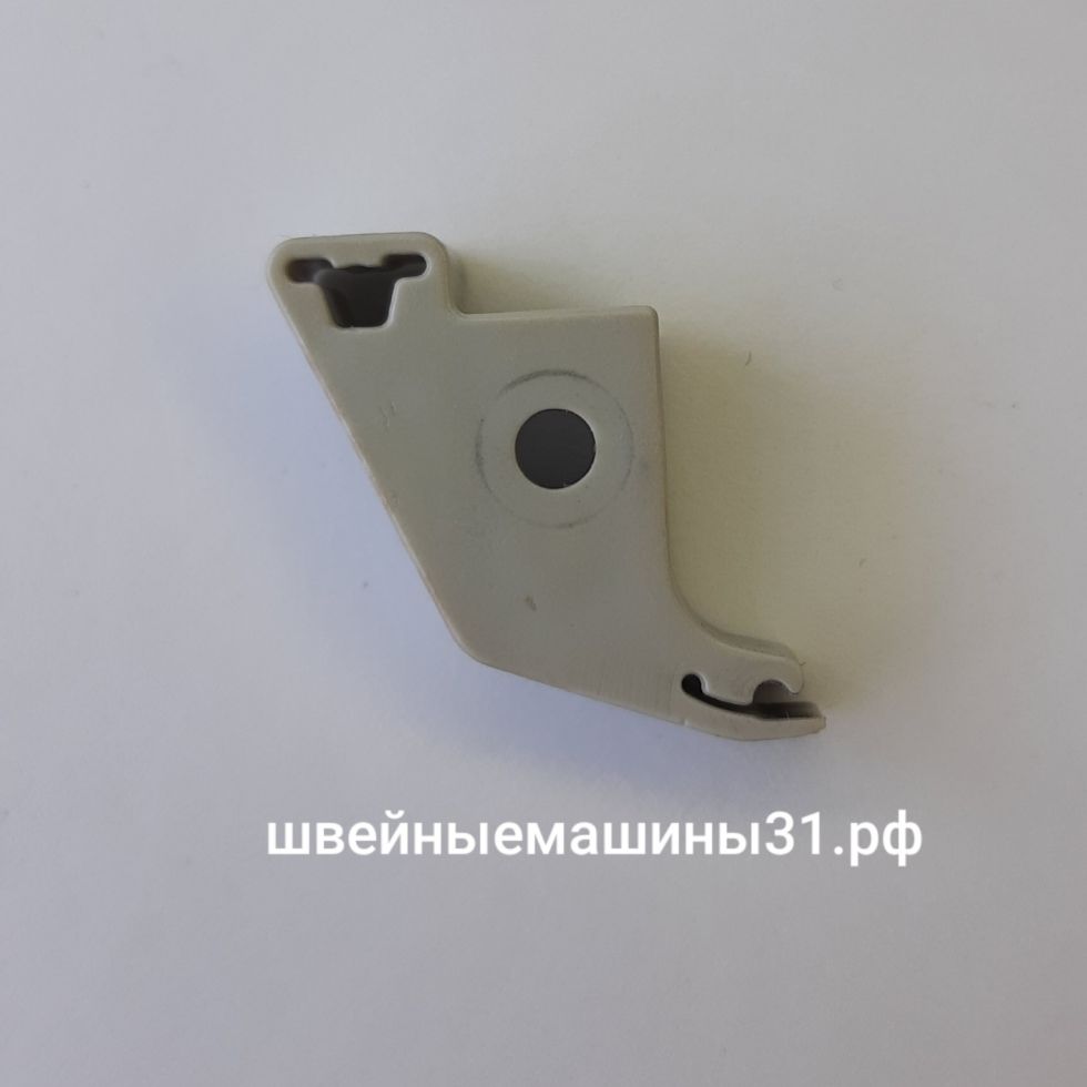 Адаптер крепления лапки пластиковый Б/У крепление лапки "от себя - назад"   цена 80 руб.