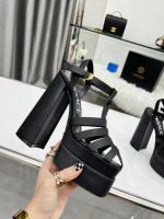 Босоножки Versace на танкетке