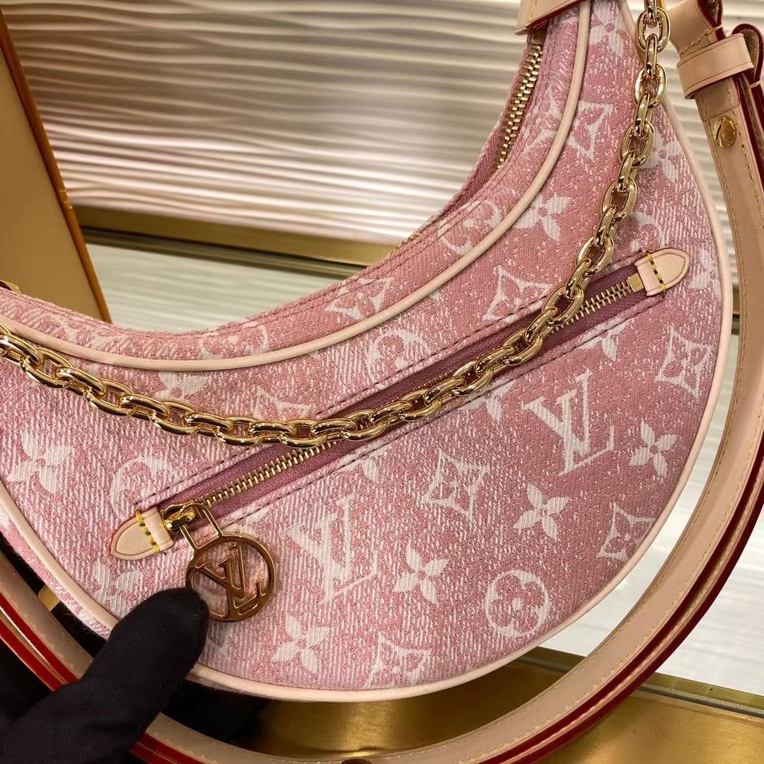 Louis Vuitton Loop 23x13x6 cm