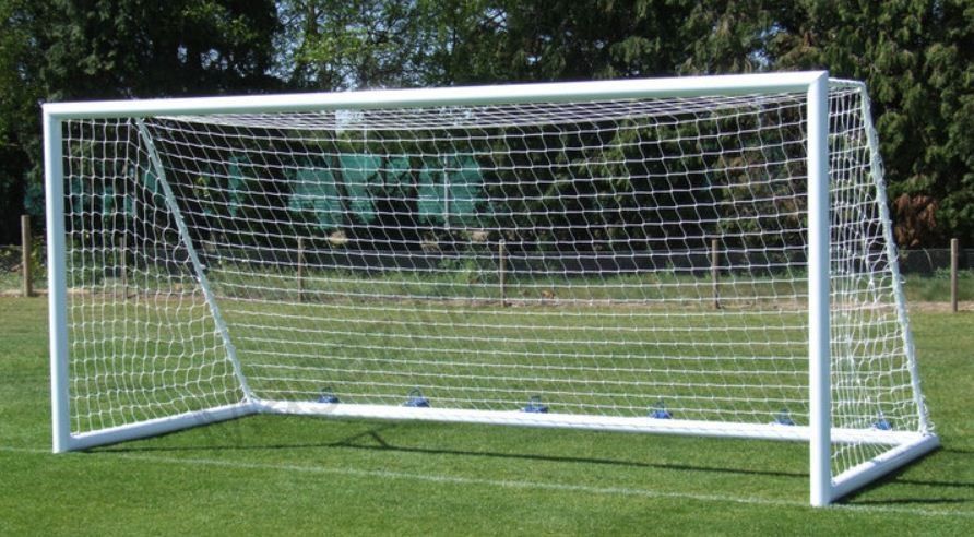 Сетка для игры в юниорфутбол Д-3,5мм, яч.100x100, цв. белый. Размер   5.0x2.0x1.0м. ПА