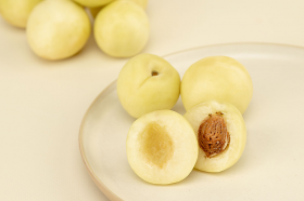 Нектарин Белый (White nectarine)