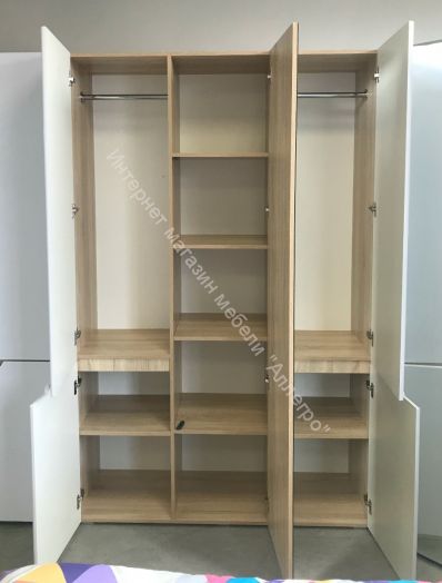 Шкаф 3-х створчатый с зеркалом "Трио"