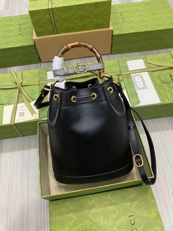 GUCCI DIANA BUCKET 30,5x19x6 cm