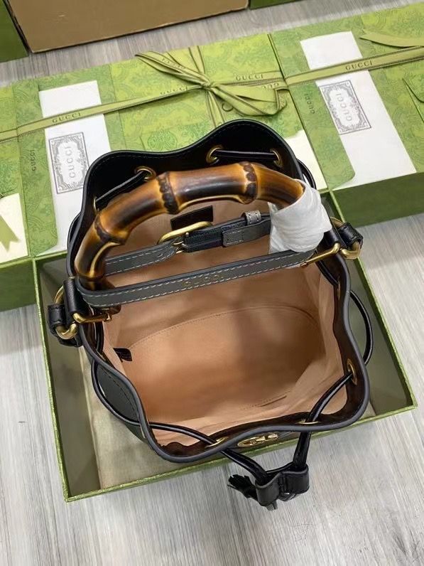 GUCCI DIANA BUCKET 30,5x19x6 cm