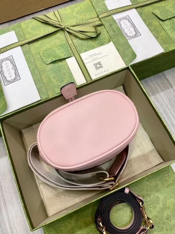 GUCCI GG MATELASSE 15,5x19x9 cm