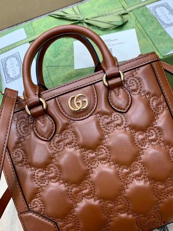 GUCCI MATELASS 28x22x10 cm