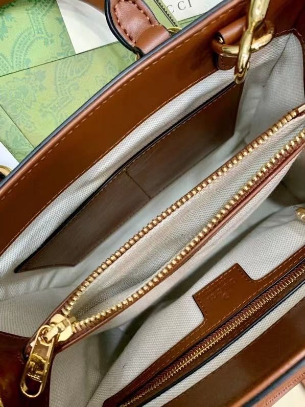 GUCCI MATELASS 28x22x10 cm