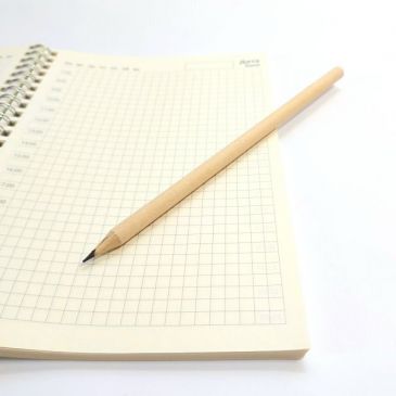 карандаши из переработанного картона
