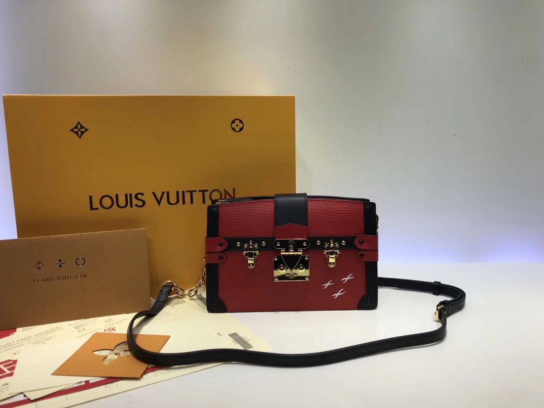 LV Pochette Petite Malle