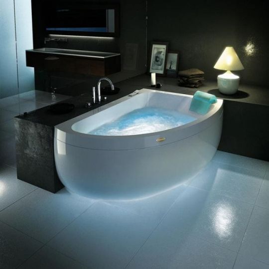 Гидромассажная асимметричная ванна Jacuzzi Aquasoul Offset 150х100 ФОТО