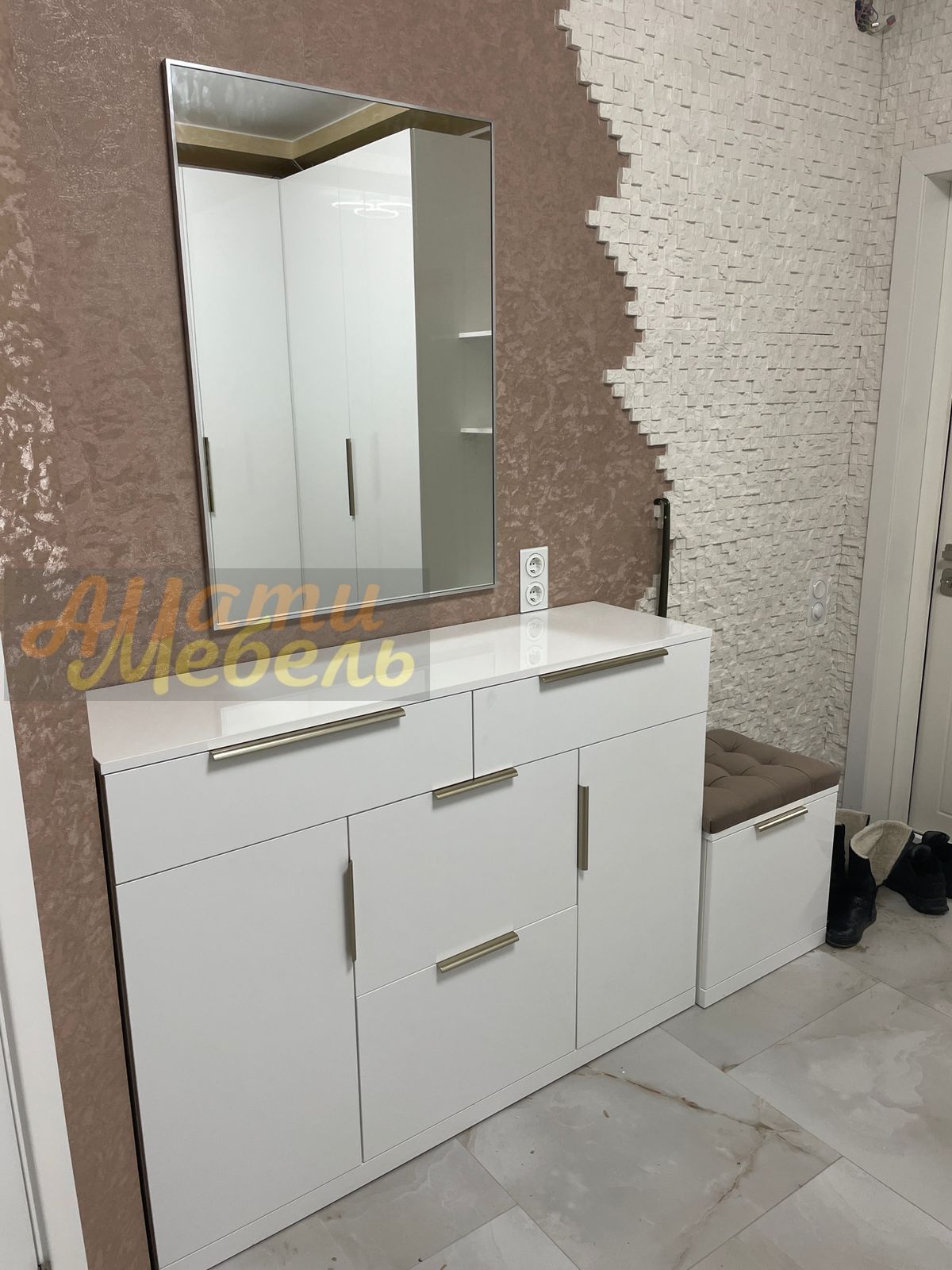 прихожая обувница и шкаф в высоком глянце АГТ