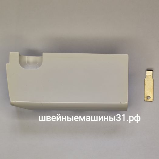 Крышка челночного отсека Brother JS 23 с пружиной (с царапинами).      Цена 200 руб.