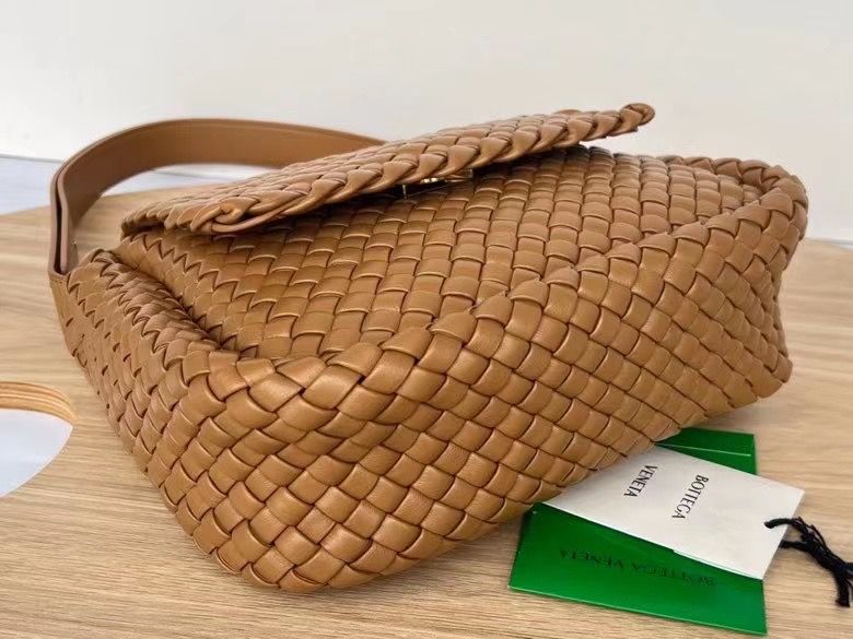 Bottega Veneta 26x21x9 cm