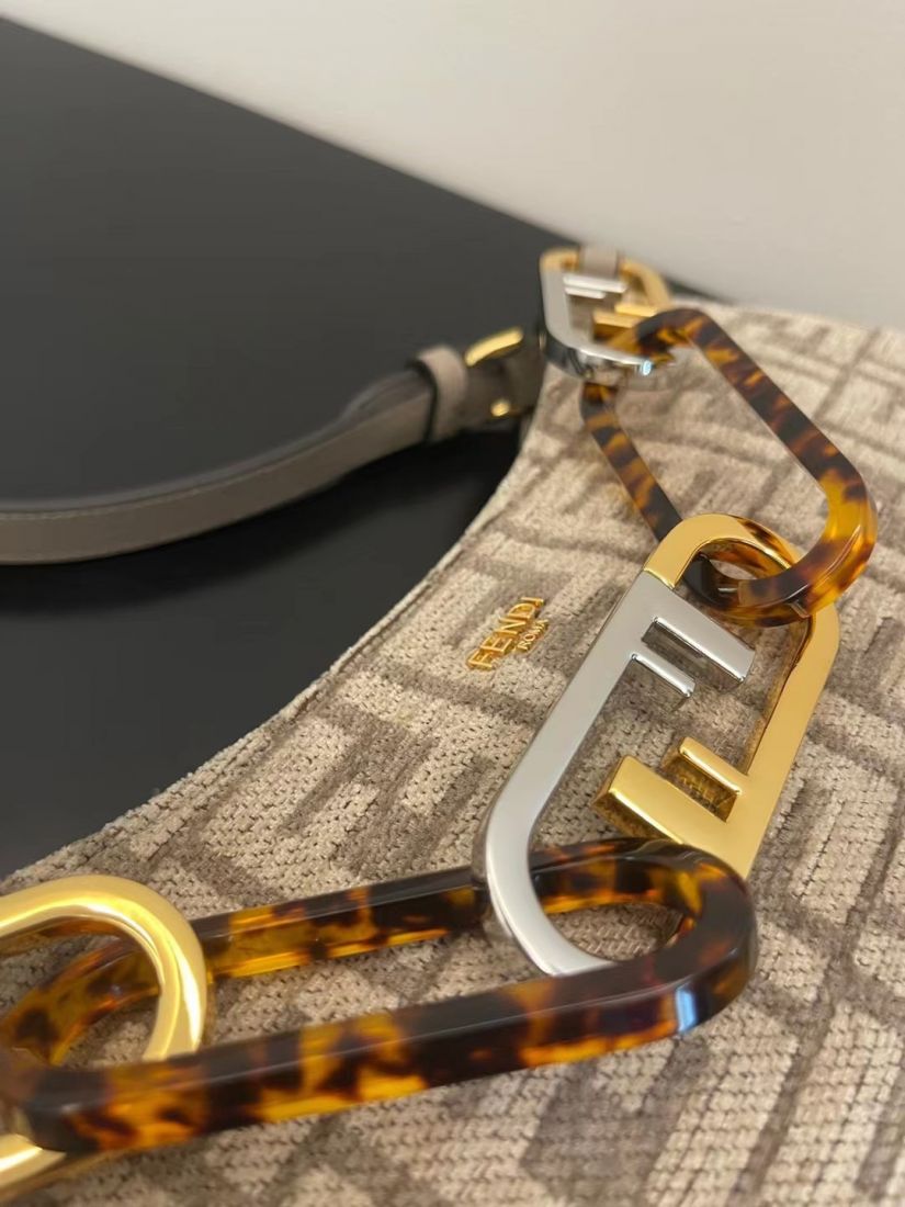 O’Lock Swing Leather Bag 32x11x5 cm