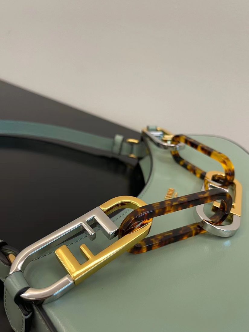 O’Lock Swing Leather Bag 32x11x5 cm