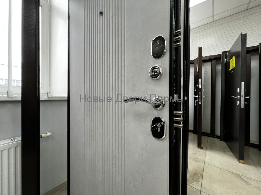 Гранд NV Серебро/Бетон снежный  входная дверь в квартиру