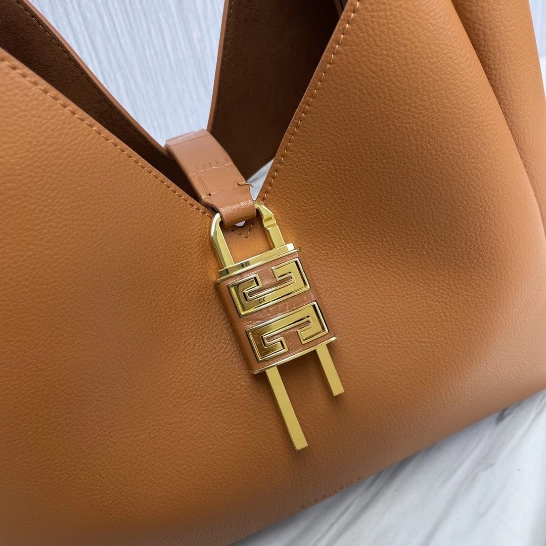 Givenchy G-Hobo 31x15x43 cm