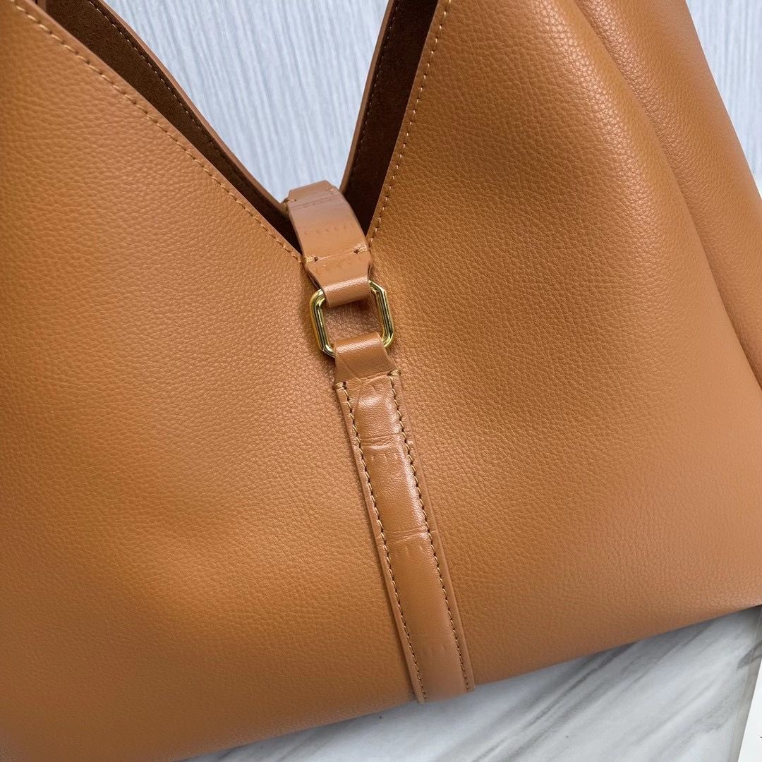 Givenchy G-Hobo 31x15x43 cm