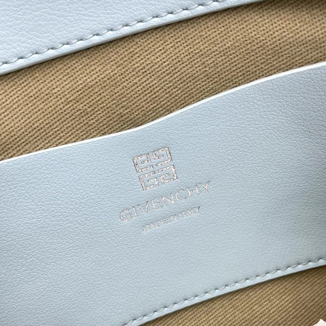 Givenchy 4G Soft Baguette 25x15x6 cm