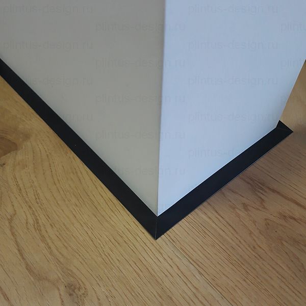 Микроплинтус Лайн Ликорн С-05.25.3 чёрный