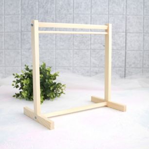 Стойка для кукольной одежды, ц. натуральный 30,5*29,5 см.