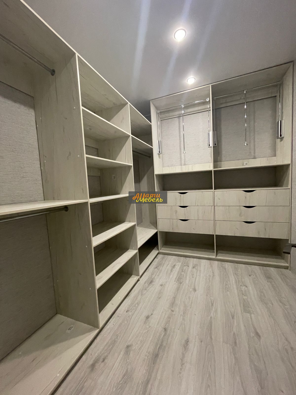 гардеробная за 176024.75 ₽