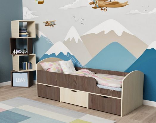 Кровать Малыш Мини 0,7*1,6 м с бортиком и 3-мя выкатными ящиками, Дуб молочный/Бодего темный