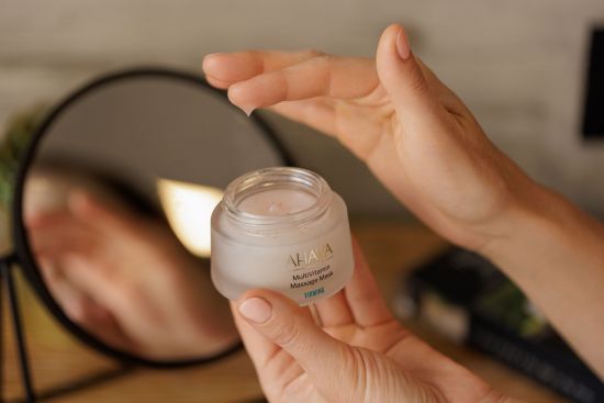 Маска для лица укрепляющая массажная Ahava MultiVitamin Firming, 50 мл -нанескние маски