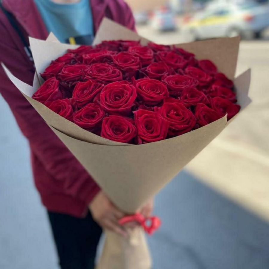 25 Красных Роз в крафте