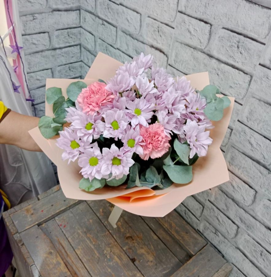 Диантусы с хризантемами