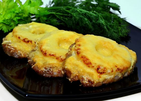 Курица с ананасом